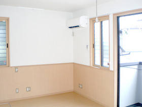 Living and room. Hard dirt wall of the lower!