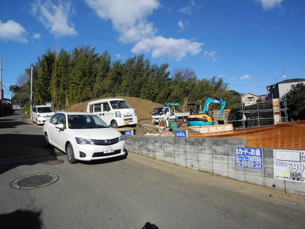 Local photos, including front road. Local (12 May 2013) Shooting