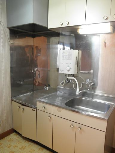 Kitchen. Plenty of storage in the kitchen