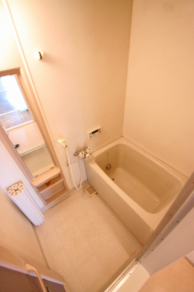 Bath.  ■ Same apartment It is similar to photo