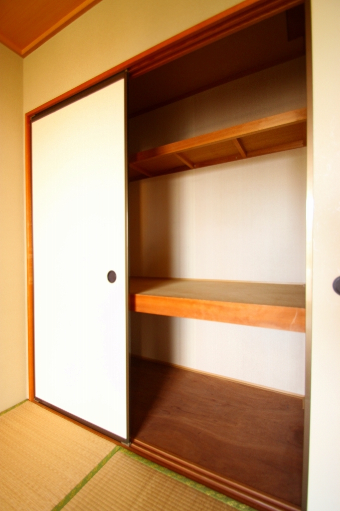 Receipt.  ■ Same apartment It is similar to photo