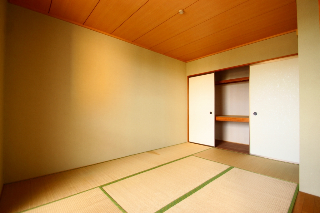 Other room space.  ■ Same apartment It is similar to photo