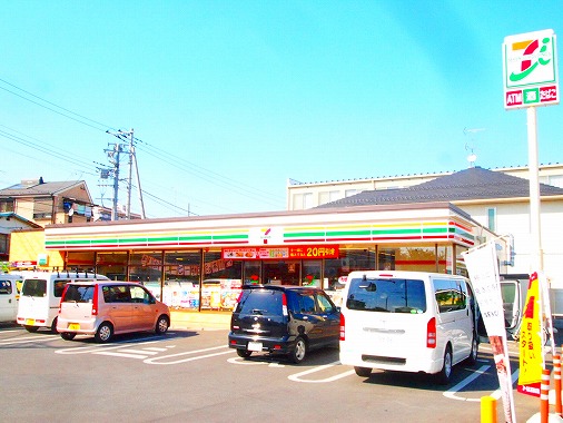 Convenience store. Seven-Eleven Fujimi Tsurusenishi 2-chome up (convenience store) 565m