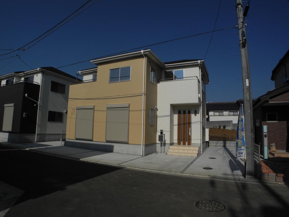 Local appearance photo. Local (12 May 2013) Shooting