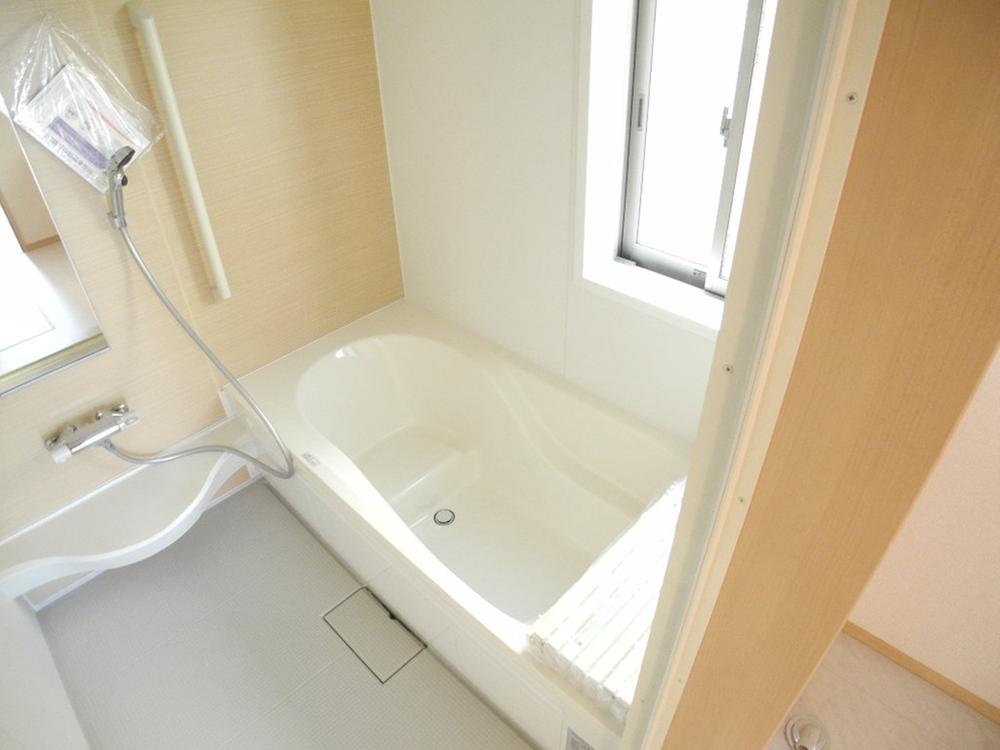 Bathroom. Local (12 May 2013) Shooting