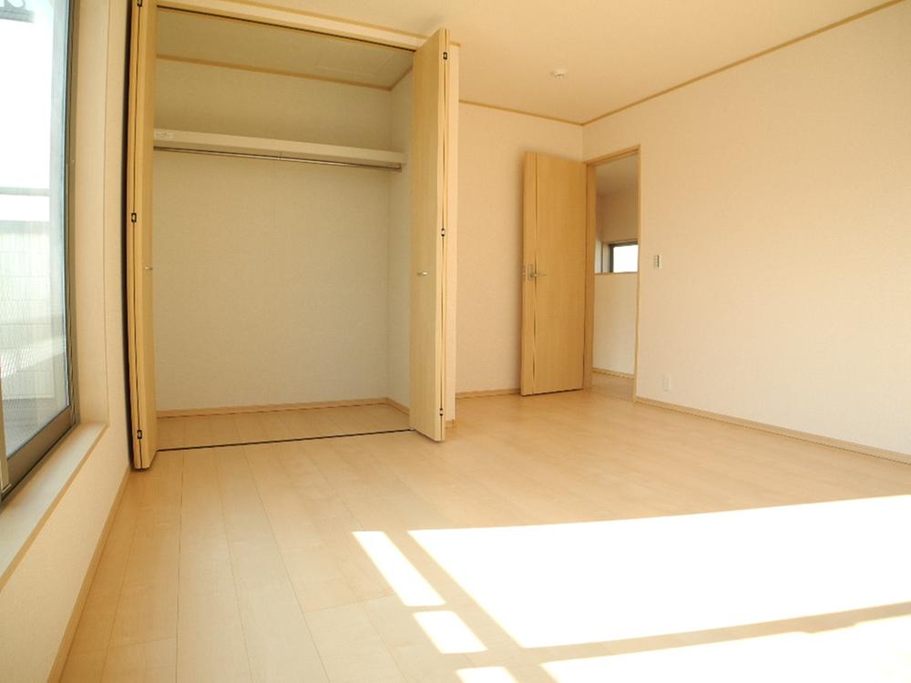 Non-living room. Local (12 May 2013) Shooting