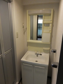 Washroom. It comes with independent wash basin