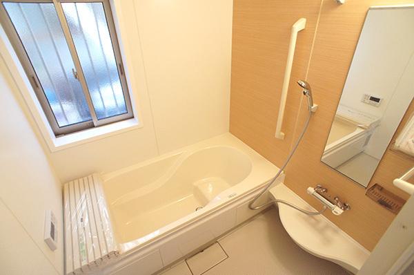 Bathroom. Building 2