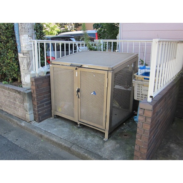 Other common areas. Private garbage dump