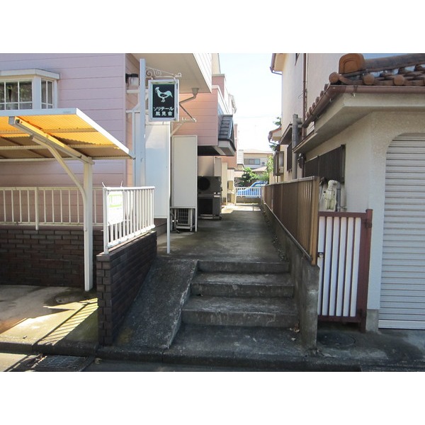 Entrance. Shared space