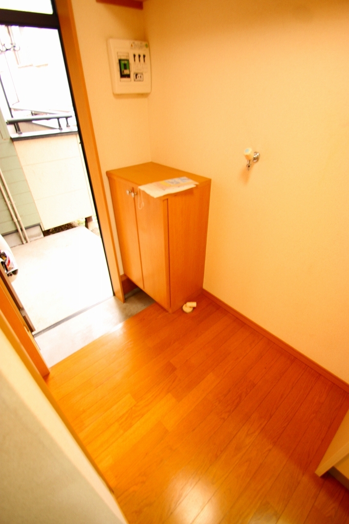 Other room space. ■ Same apartment It is similar to photo