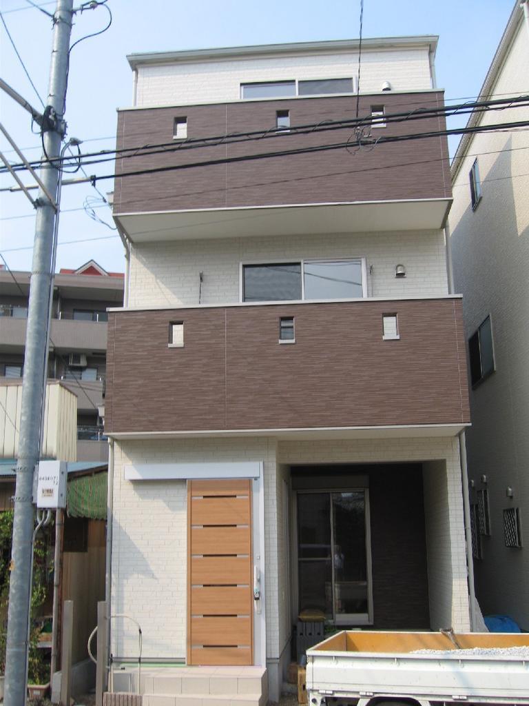 Local appearance photo. Reference: construction cases appearance