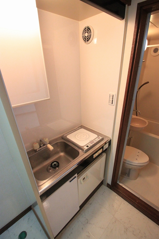 Kitchen.  ■ It has been changed to IH cooking heater