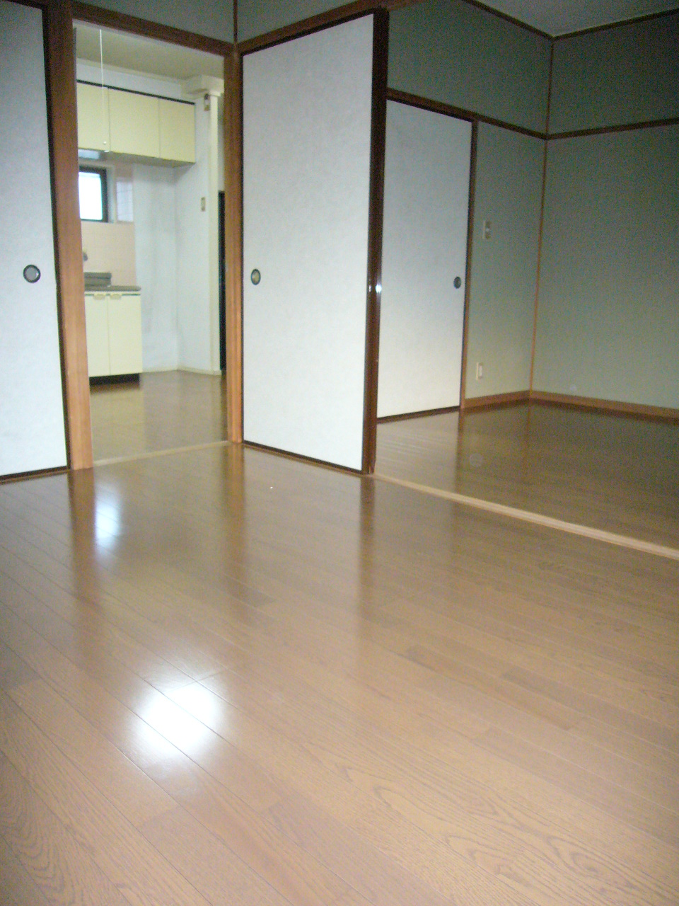 Living and room. Similar room