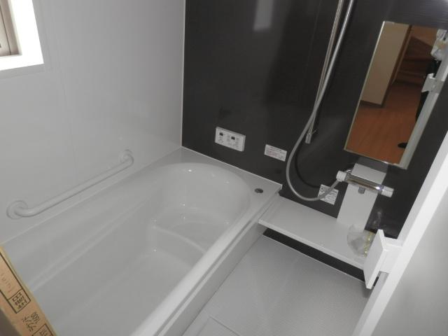 Same specifications photo (bathroom). Same specifications