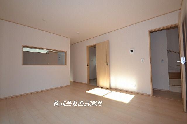 Living.  [5 Building]  Indoor (12 May 2013) Shooting