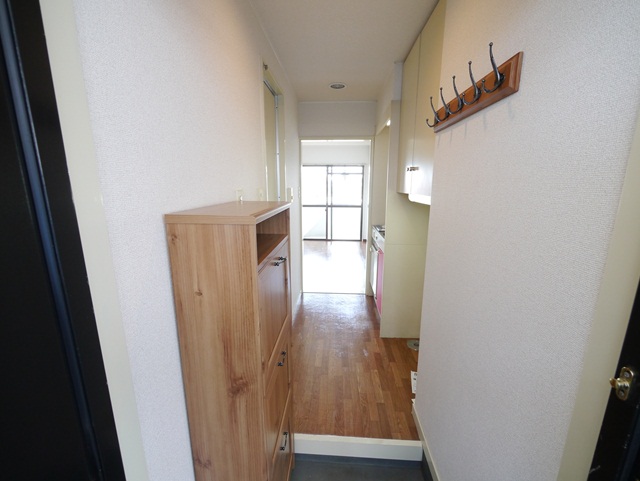 Entrance. Shoebox ・ Hook is a new article ☆ 