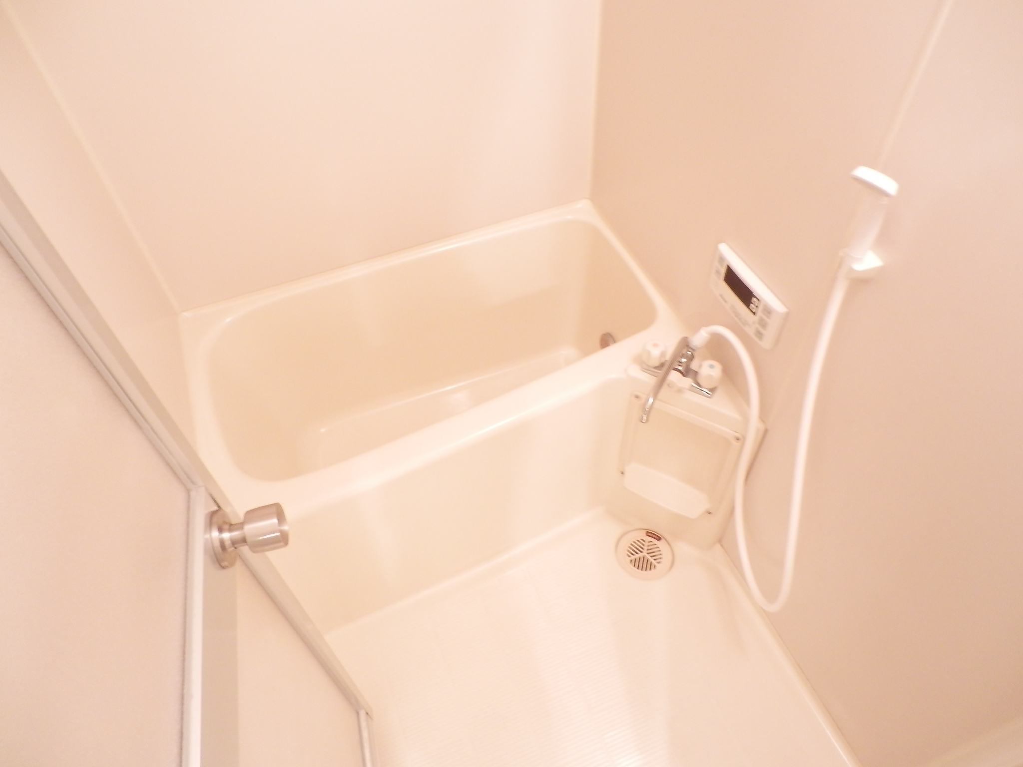 Bath. With reheating function