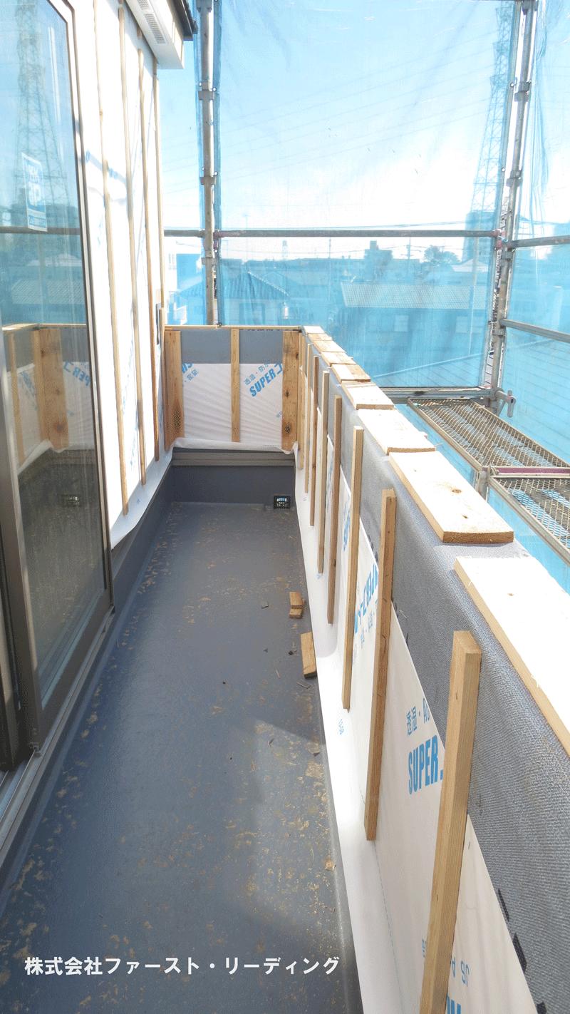 Balcony. South-facing balcony (11 May 2013) Shooting