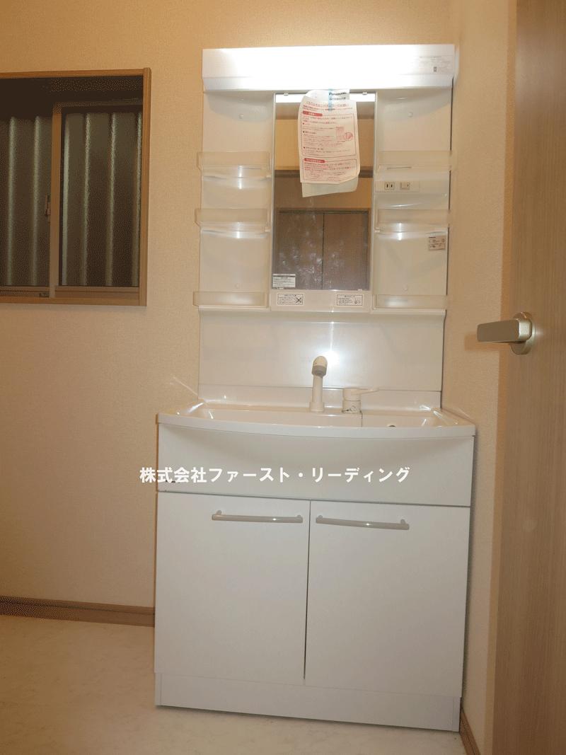 Wash basin, toilet. During woodwork (December 16, 2013) Shooting