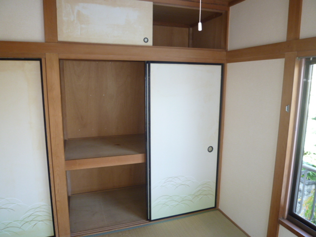 Receipt. Same property, It is a photograph of a different type of room