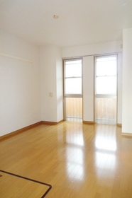 Living and room. Western 6.9 Pledge