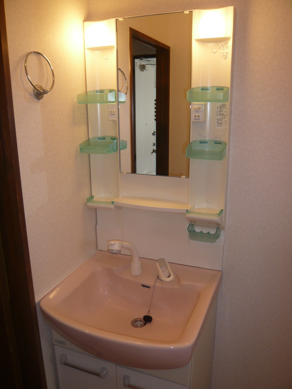 Washroom. ■ Same apartment It is similar to photo