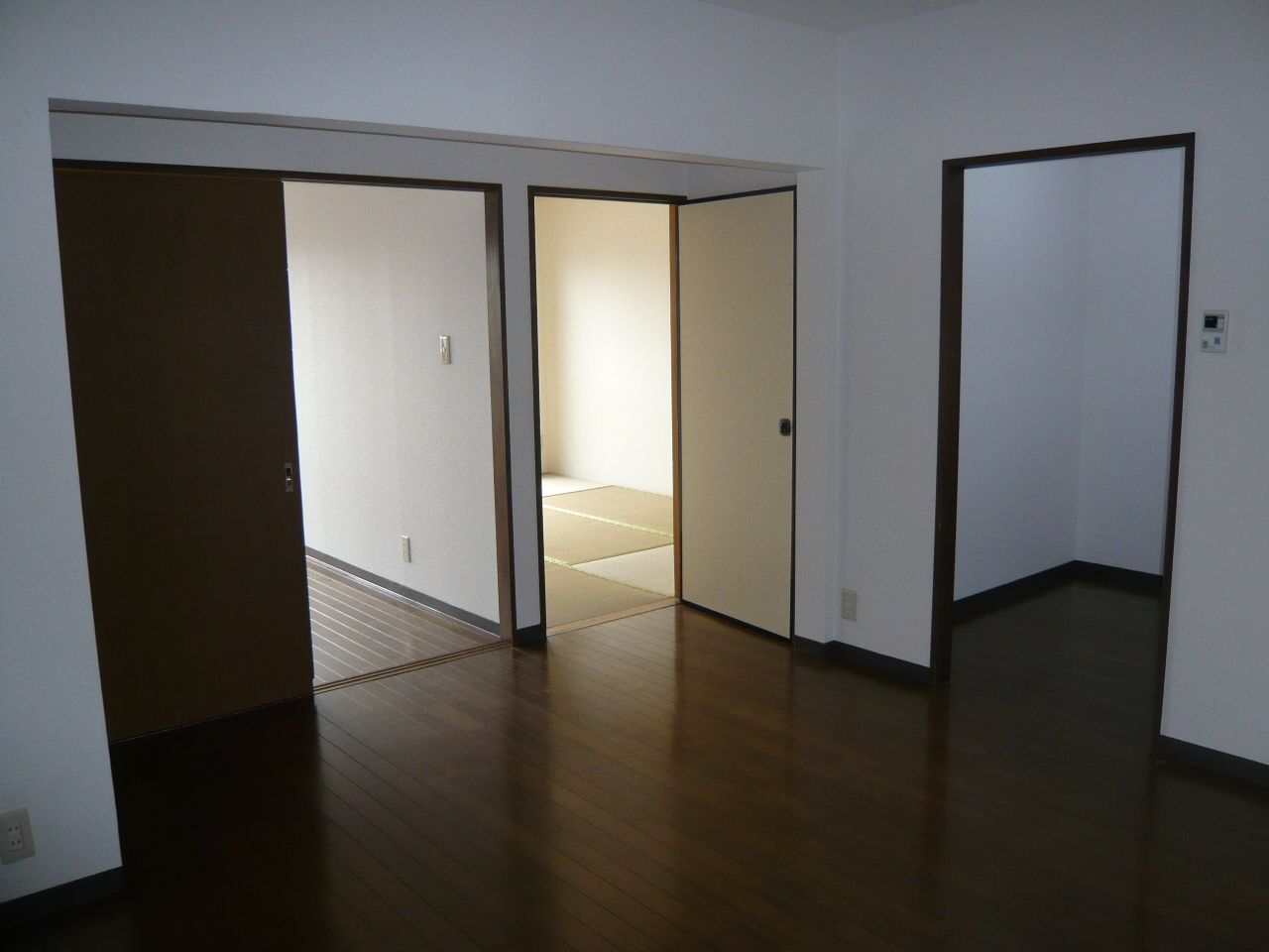 Other room space. ■ Same apartment It is similar to photo