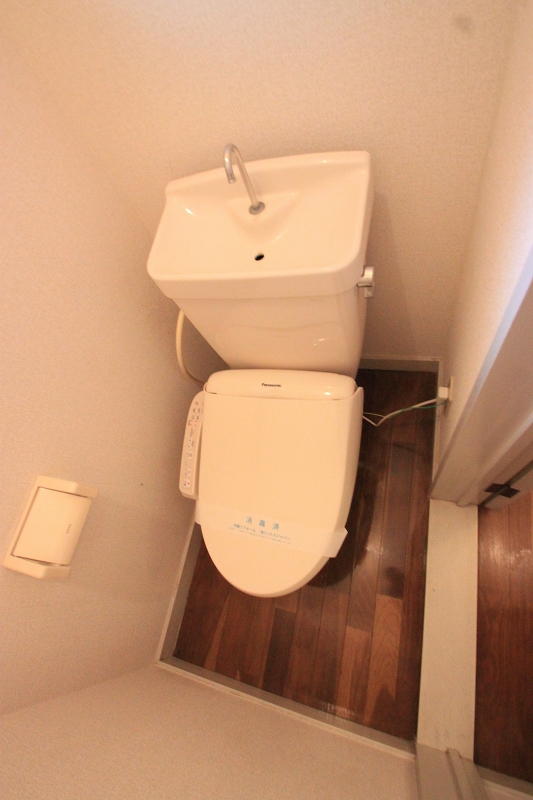 Toilet. ■ Same apartment It is similar to photo