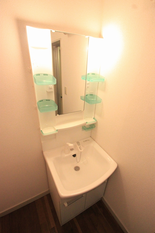 Washroom. ■ Same apartment It is similar to photo