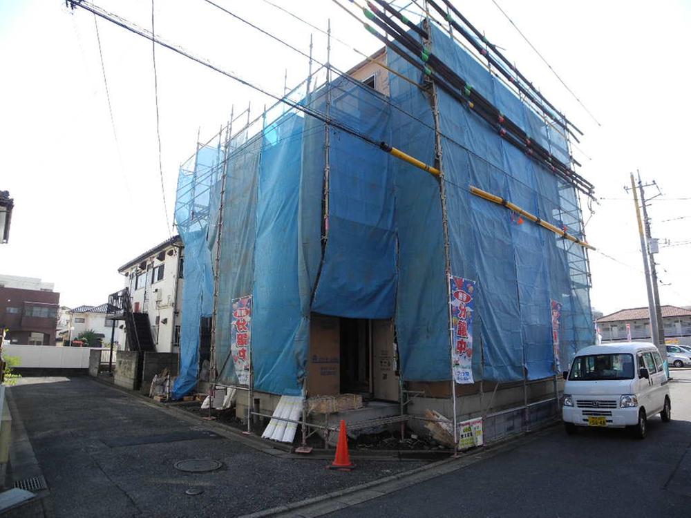 Local appearance photo. Local (11 May 2013) Shooting