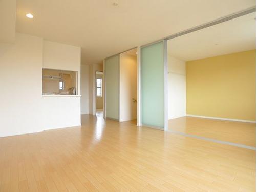 Living and room.  ※ LDK14.8