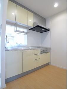 Kitchen.  ※ With gas stove