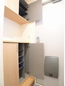 Receipt.  ※ Entrance storage