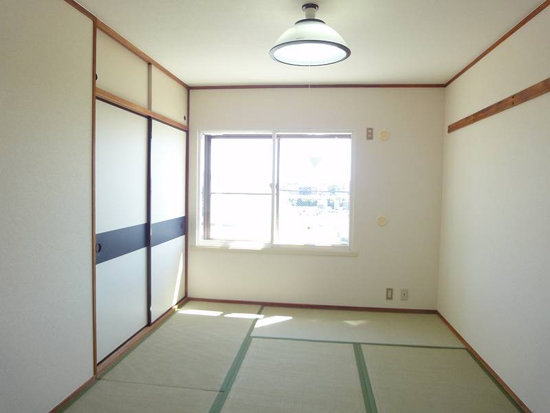 Living and room. Japanese-style room 6 quires