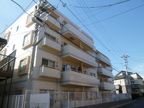 Building appearance.  ☆ Convenient shopping is a 5-minute walk station ☆