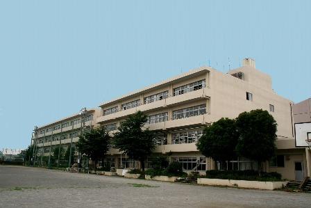 Junior high school. 560m to the West Junior High School