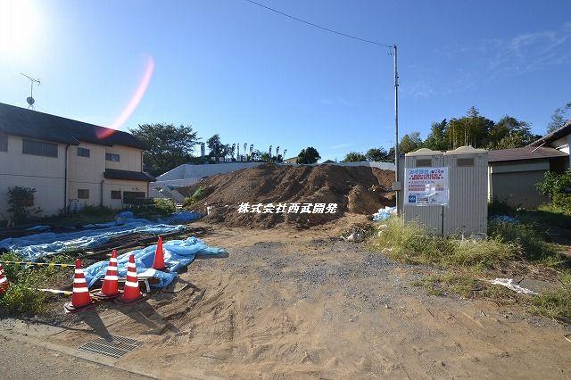 Local photos, including front road. Local (10 May 2013) Shooting