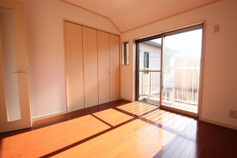 Living and room. ■ Same apartment It is similar to photo