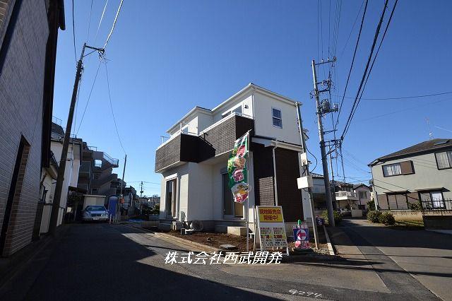 Local photos, including front road. Local (12 May 2013) Shooting