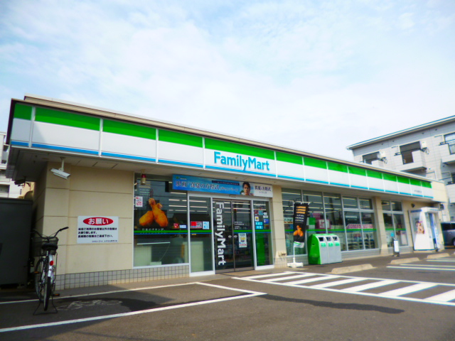 Convenience store. FamilyMart Mizuhodai Nishiguchi store up (convenience store) 755m