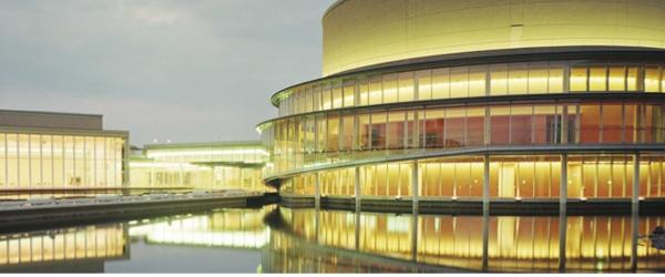 Other Environmental Photo. Civic Cultural Hall Kirari ☆ Main hall in the center of the water of the open space in the glass-walled open facilities surrounded by the 2160m lush greenery to Fujimi ・ Multi-hole studio and exhibition facilities are located has created a beautiful landscape. 