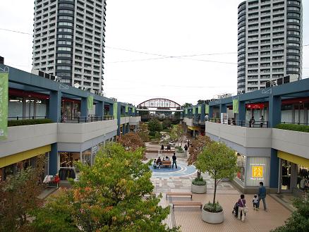 Shopping centre. Outlet Mall 1139m until the rhythm (shopping center)