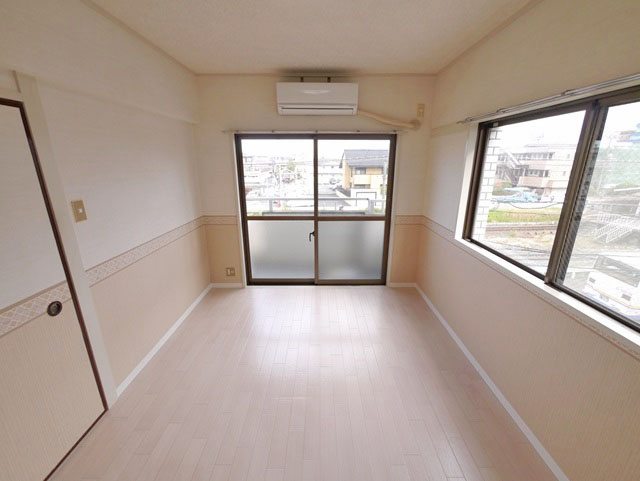 Other room space. Western-style 6 Pledge