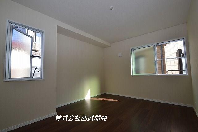 Non-living room. Indoor (12 May 2013) Shooting