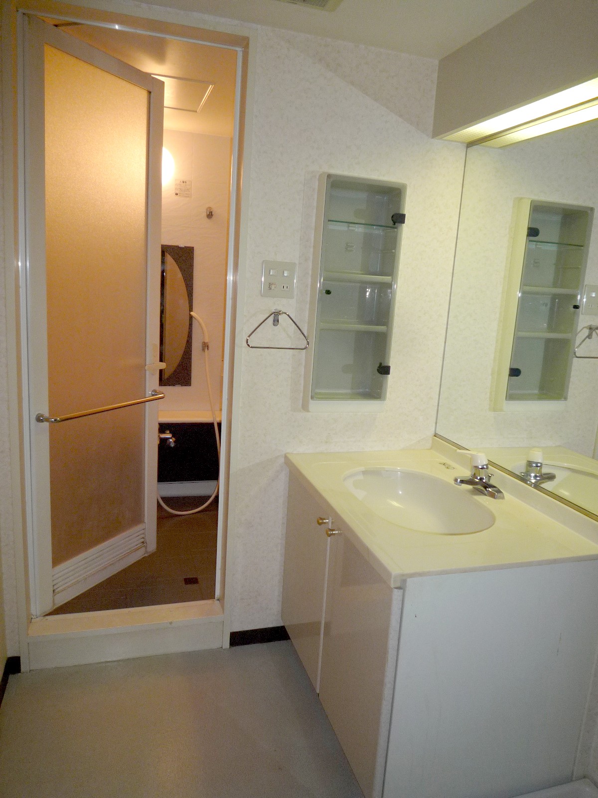 Washroom. Located on the first floor.