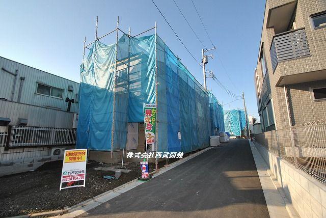 Local photos, including front road. Local (11 May 2013) Shooting