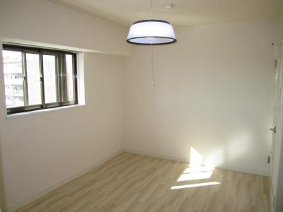 Other room space. North Western-style. 