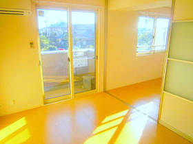 Living and room. Sunny bright Western-style! 