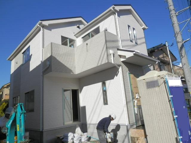 Local appearance photo. Local (11 May 2013) Shooting